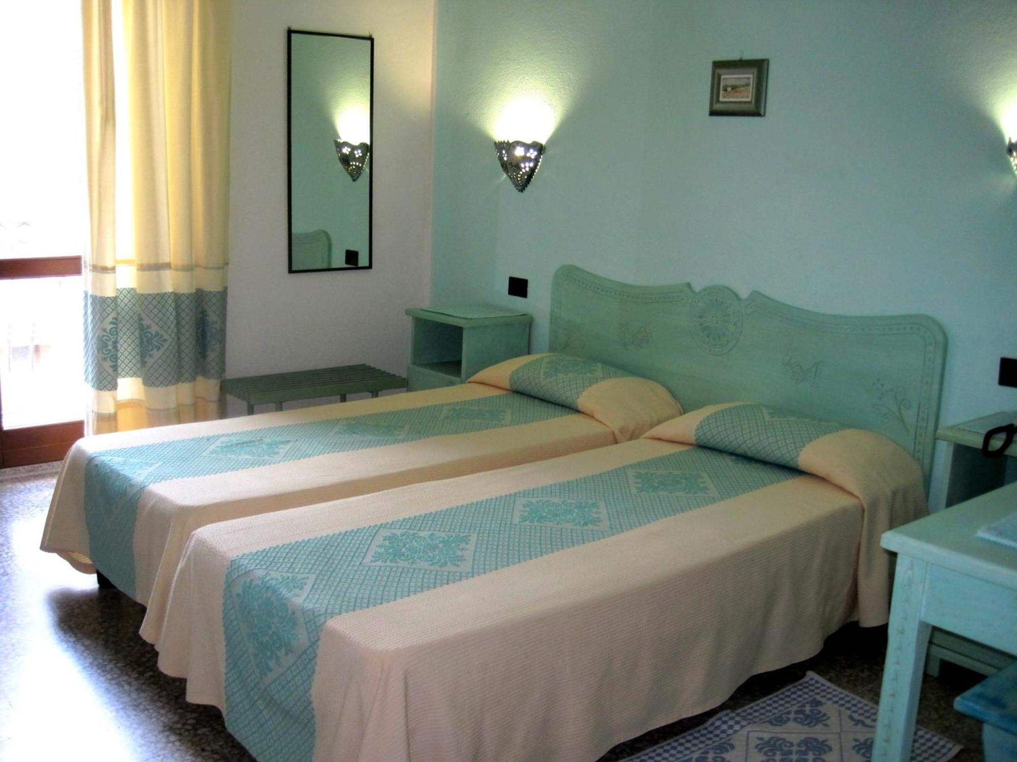 Hotel Moderno ซานตา เตเรซา กัลลูรา ห้อง รูปภาพ